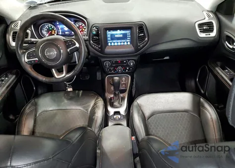 2018 Jeep Compass Latitude z USA, uszkodzony, nr VIN 3C4NJDBB5JT307810